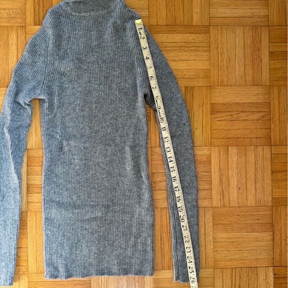 Slim Ribbed Cashmere Turtleneck - Picture 6 of 8